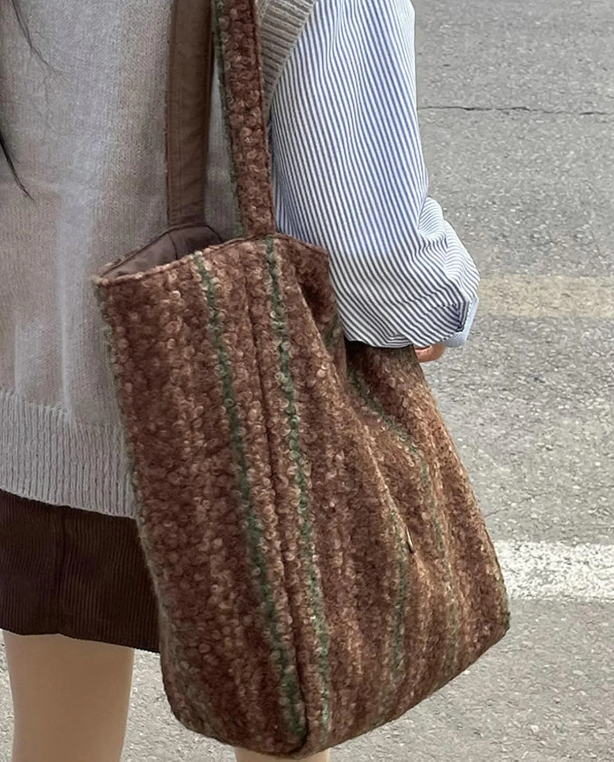 2025 Spring Reversible Wool Tote Bag Cozy Wool Blend Shoulder Bag Plush Vertical Striped Handbag Fashion Versatile