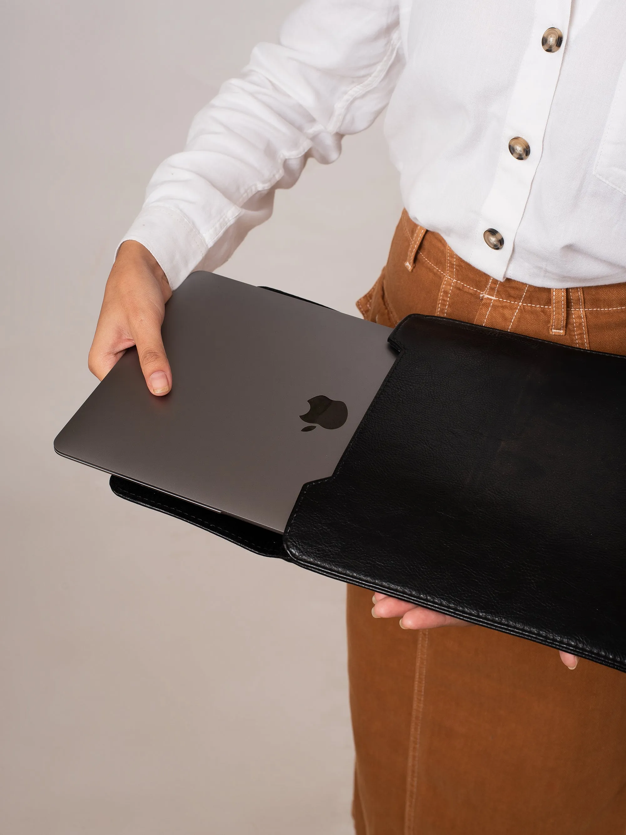 Laptop Sleeve (13/14)-Black