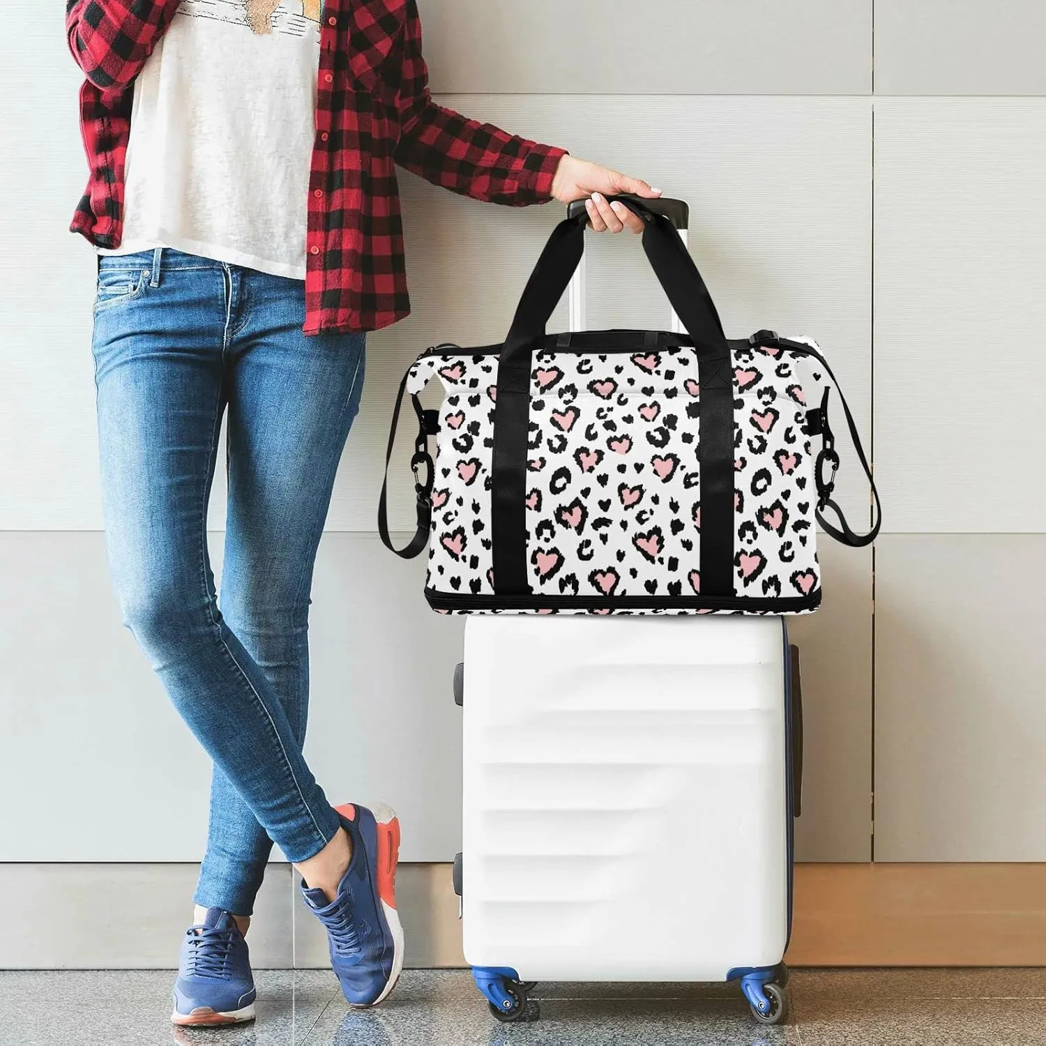 Leopard Jaguar Skin with Pink Hearts Black Spots Animal Print Gym Duffel Bag, Polyester Travel Weekender Luggage Handbag with Waterproof Pocket for Wet Items, Unisex Foldable Tote for Sports