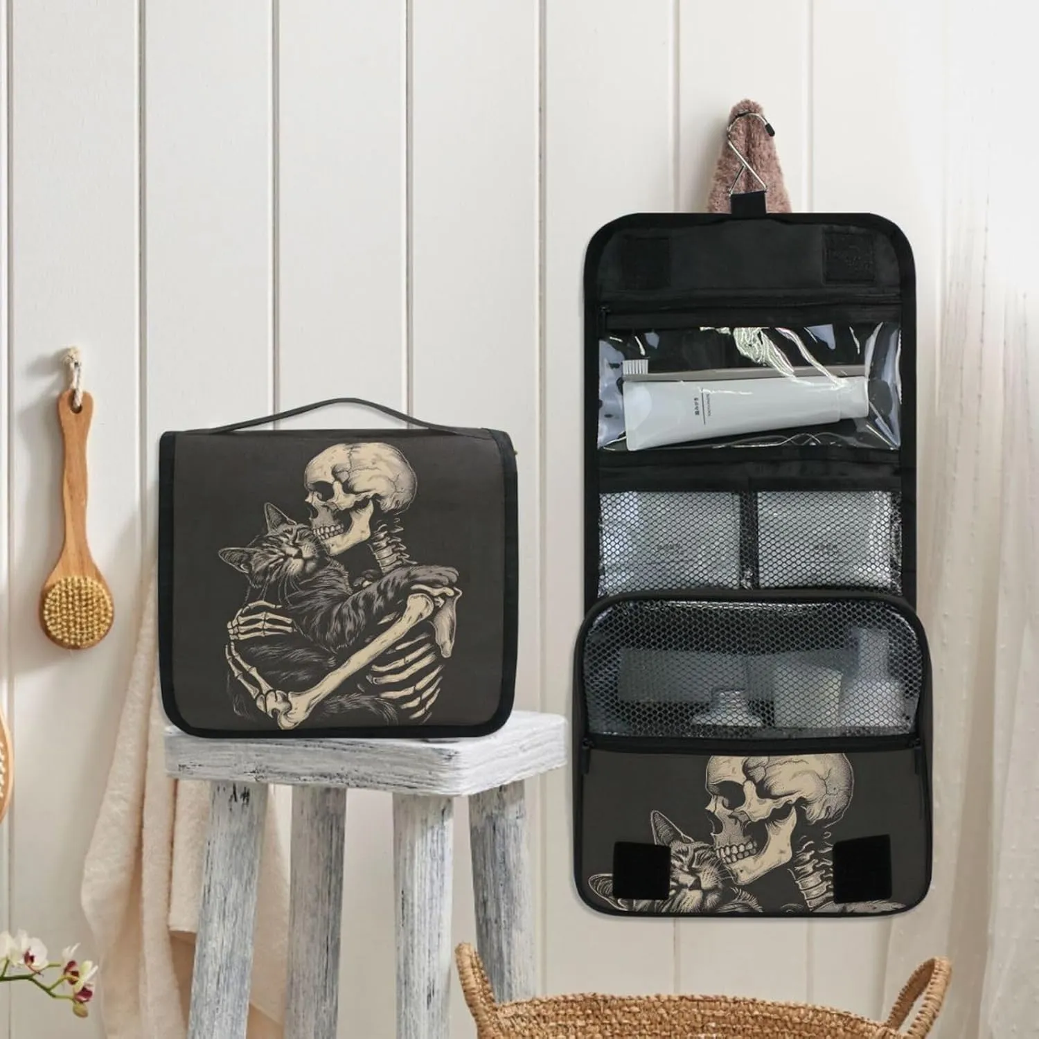 MNSRUU Hanging Toiletry Bag Cat Snuggled Human Skeletal Skull Travel Makeup bag for Toiletries Portable Travel Toiletry Organizer Cosmetic Bags with Hanging Hook