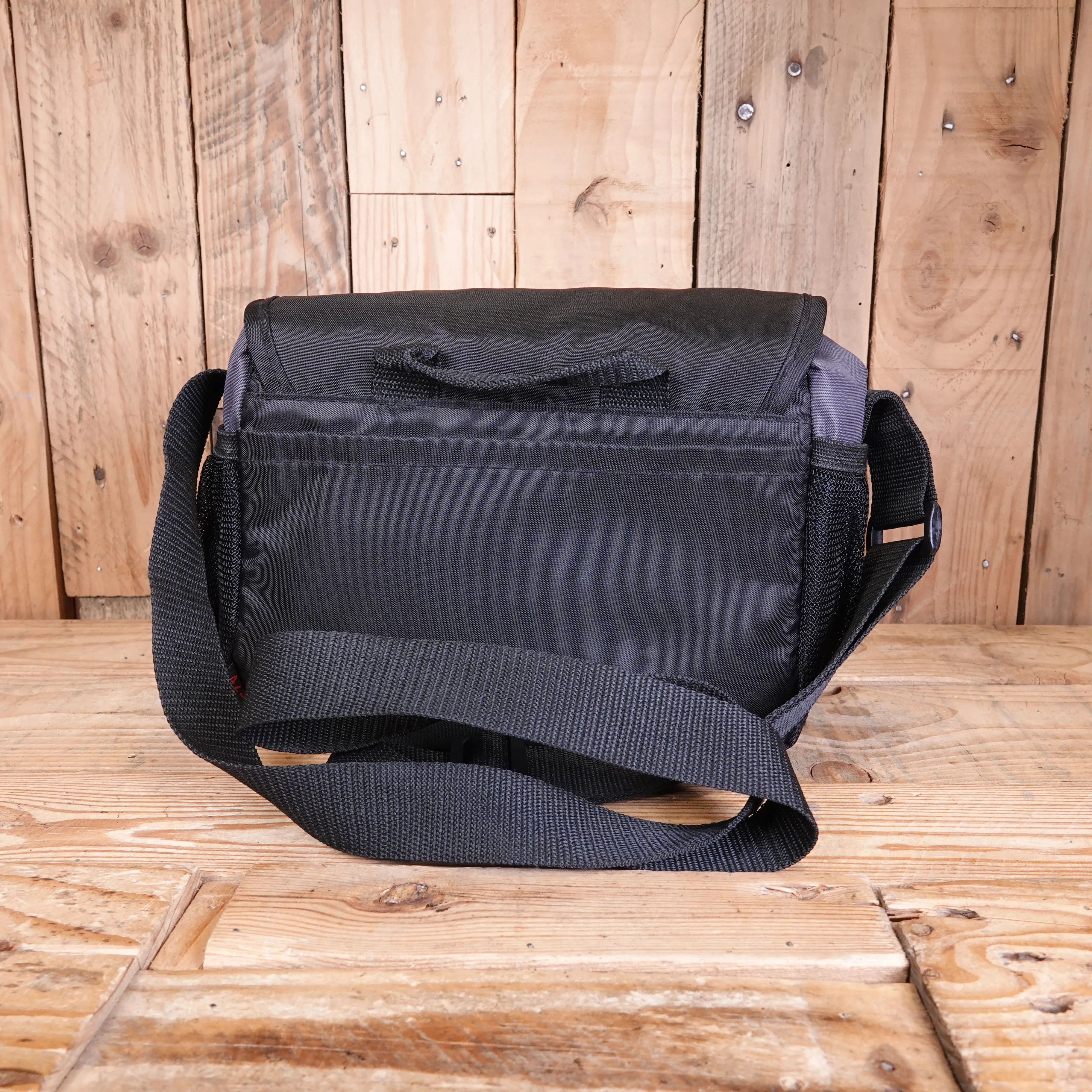 Used Tamrac 4252 Jazz 52 Messenger Camera Bag