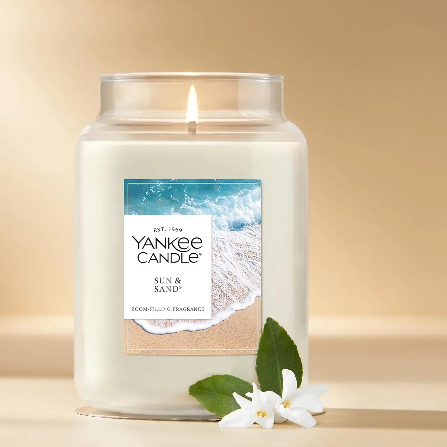 Yankee Candle Large Jar Scented Candle with up to 150 Hour Burn Time, Soy Wax Blend for Cleaner Consistent Burn, 22 oz Jar Candle with Room Filling Fragrance, Sun & Sand