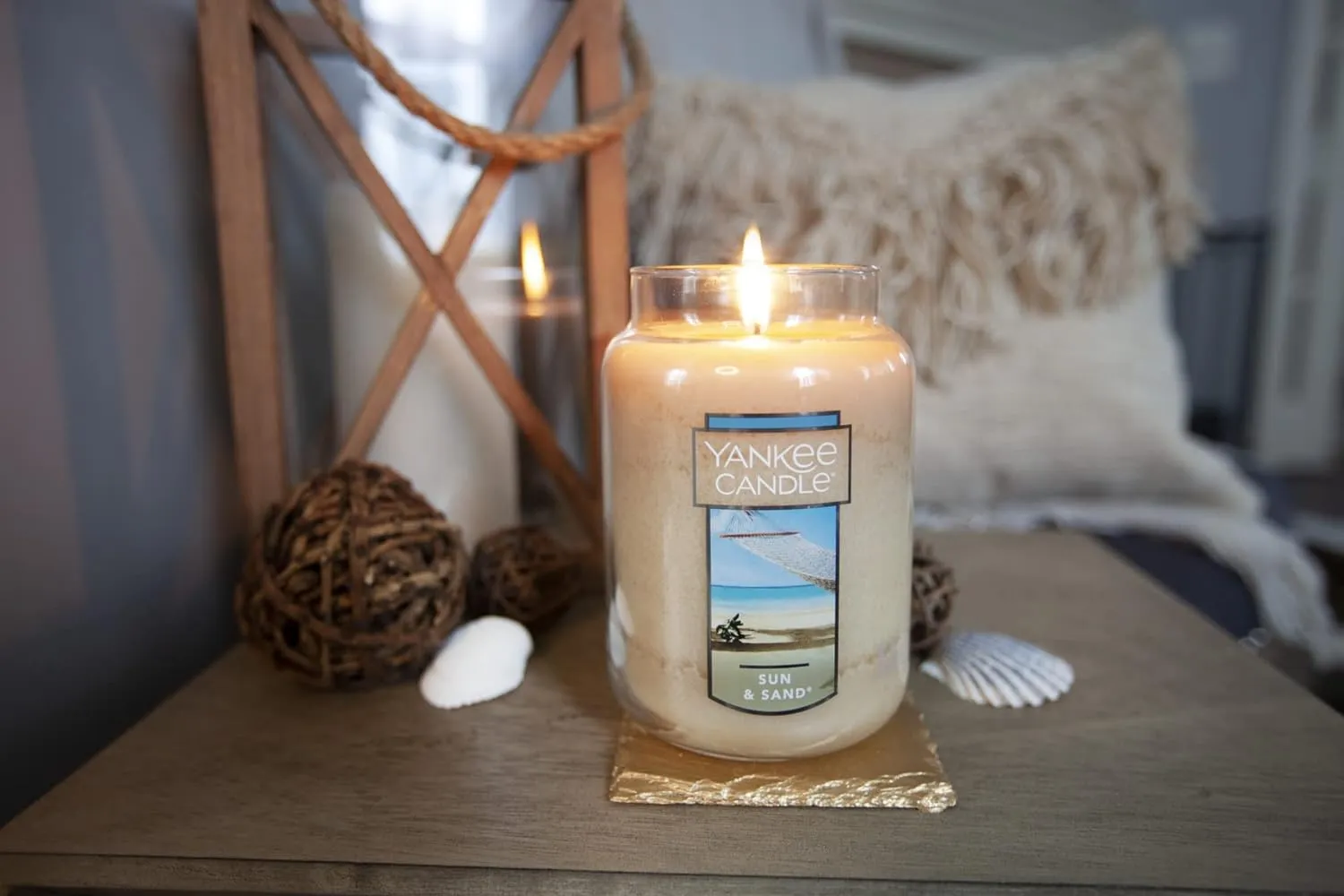 Yankee Candle Sun & Sand Scented, Classic 22oz Large Jar Single Wick Candle, Over 110 Hours of Burn Time